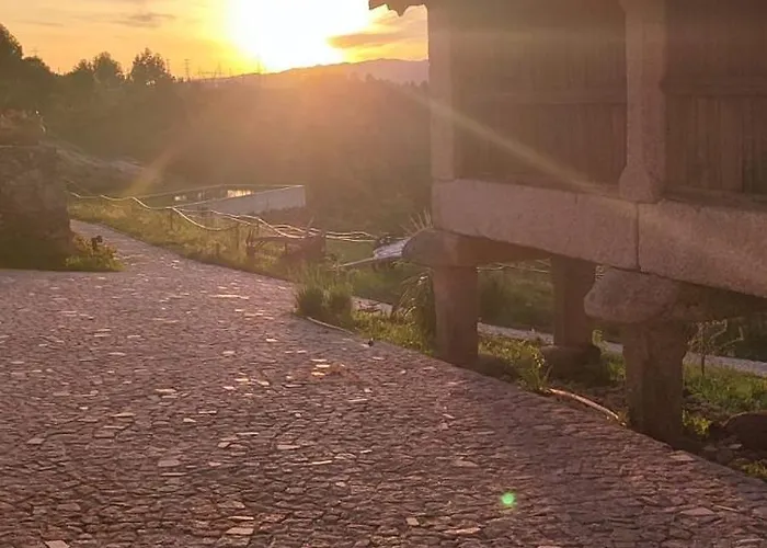 Quinta Da Riba Ma Santa Leocadia (Braga)